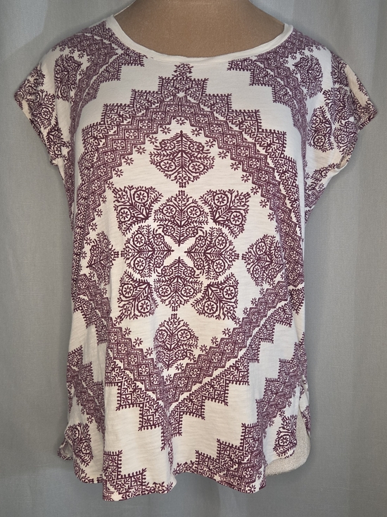 Lucky Brand Tops - Lucky Brand Women’s Cream Tee with Burgundy Mosaic Print Size Medium